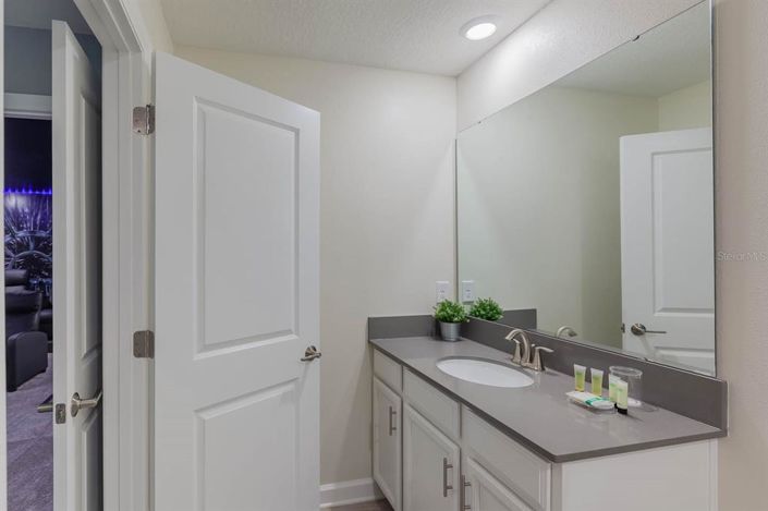 Image No.30-6 Bed Property for sale