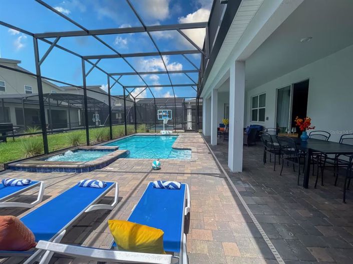 Image No.4-6 Bed Property for sale