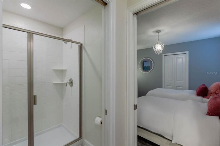 Image No.41-6 Bed Property for sale