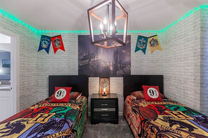 Image No.43-6 Bed Property for sale