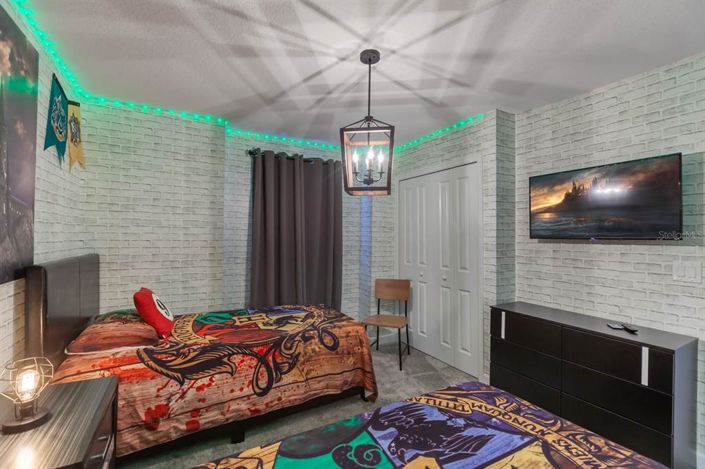 Image No.44-6 Bed Property for sale