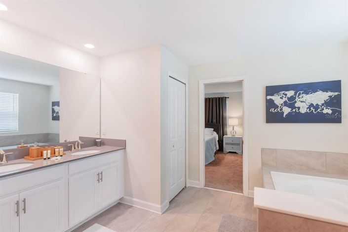 Image No.49-6 Bed Property for sale