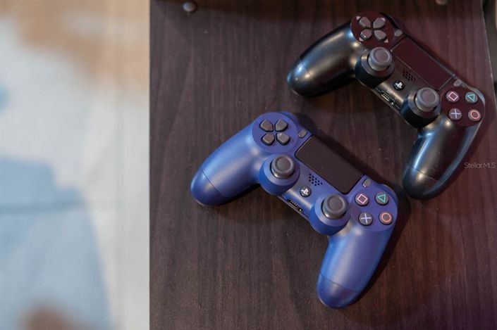 Image No.52-6 Bed Property for sale