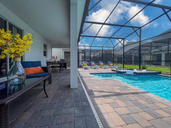 Image No.64-6 Bed Property for sale