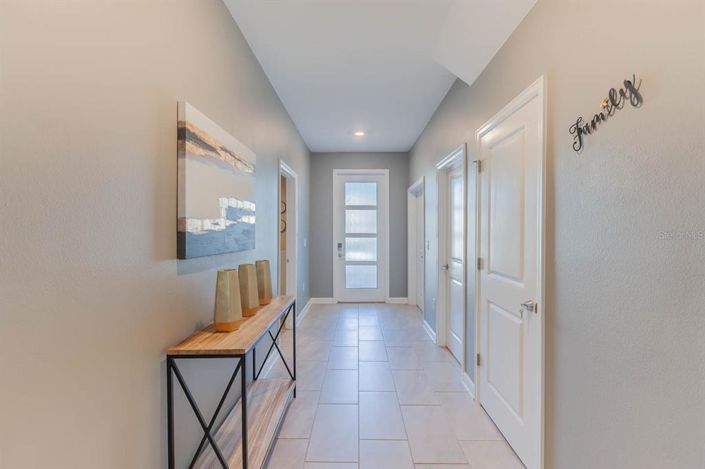 Image No.72-6 Bed Property for sale