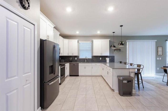 Image No.77-6 Bed Property for sale