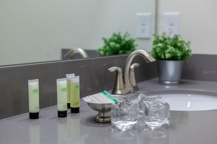 Image No.85-6 Bed Property for sale