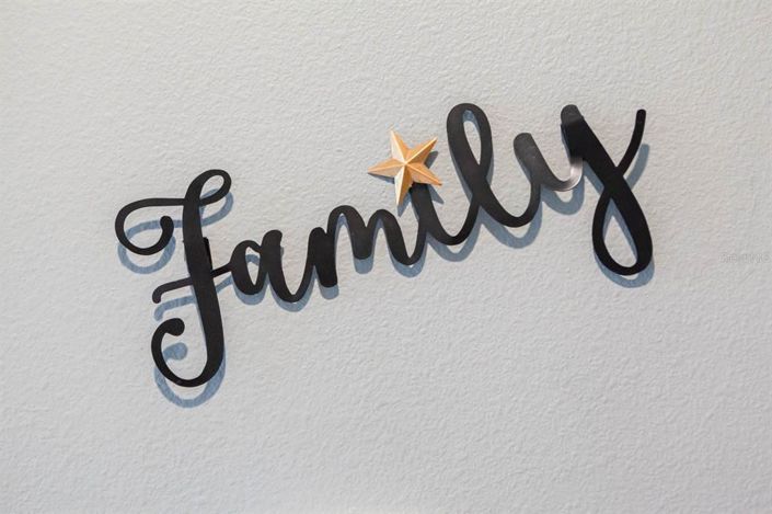 Image No.86-6 Bed Property for sale