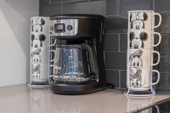 Image No.91-6 Bed Property for sale