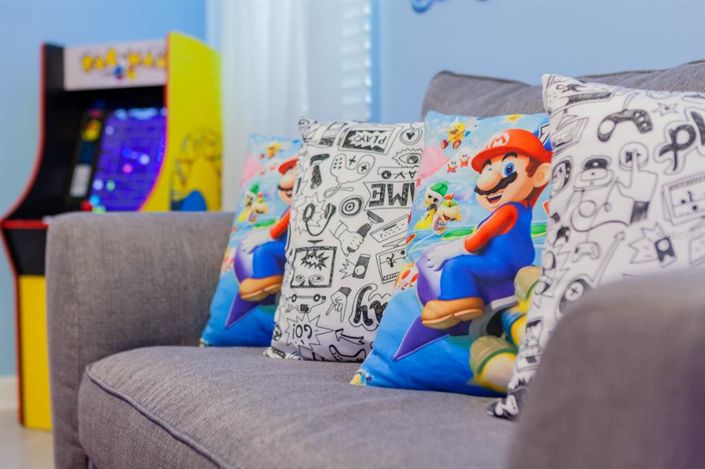 Image No.98-6 Bed Property for sale