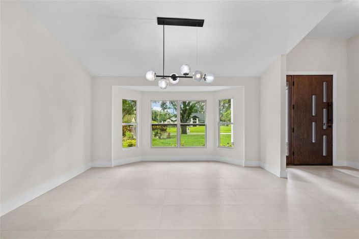 Image No.10-4 Bed Property for sale