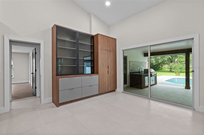 Image No.13-4 Bed Property for sale