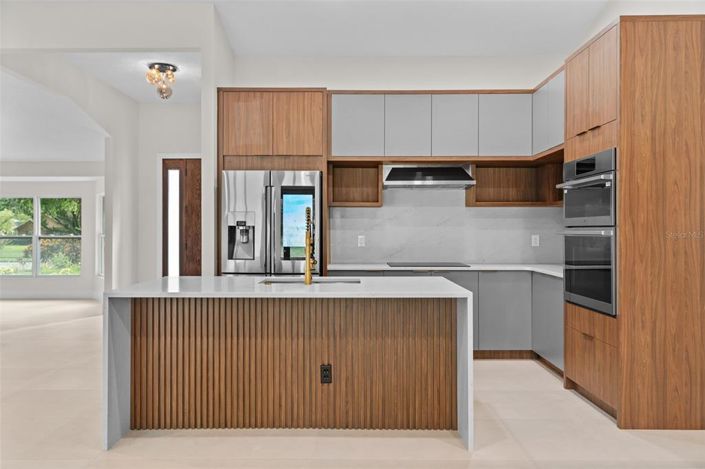 Image No.15-4 Bed Property for sale