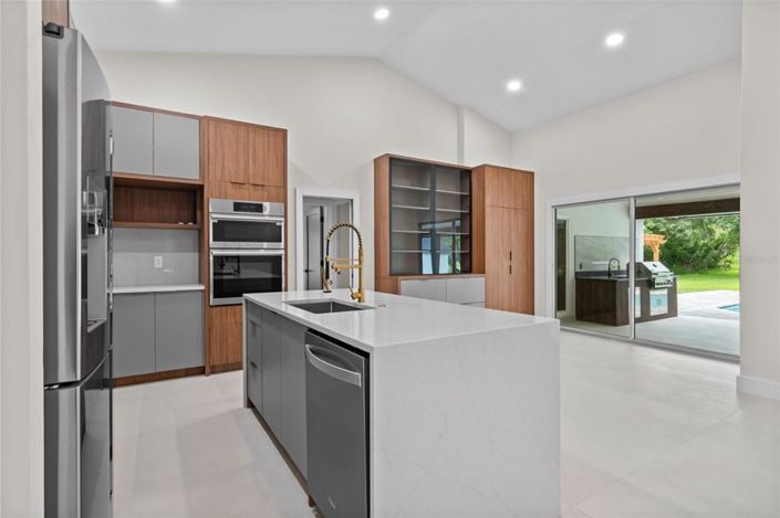 Image No.16-4 Bed Property for sale