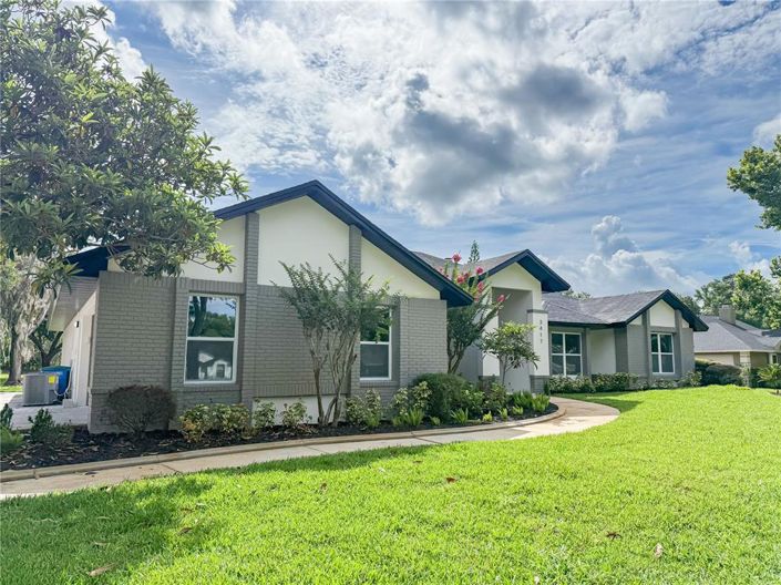 Image No.4-4 Bed Property for sale