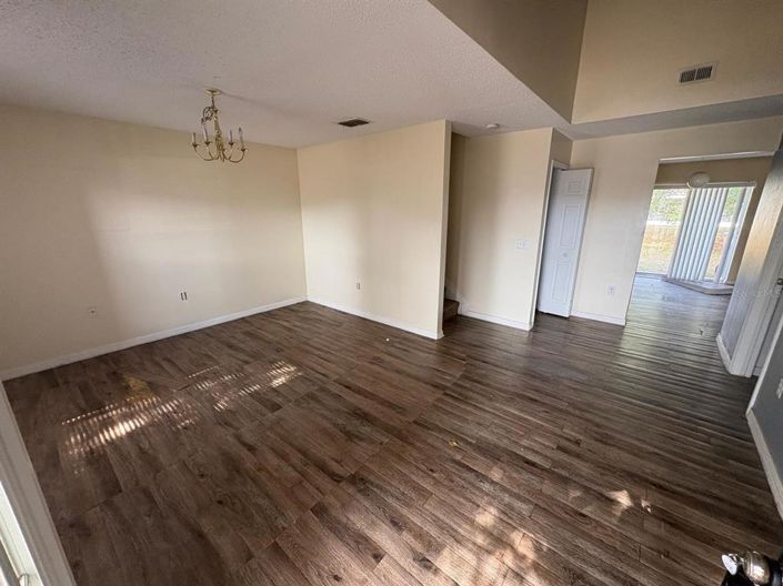 Image No.4-Propriété de 4 chambres à vendre à Davenport