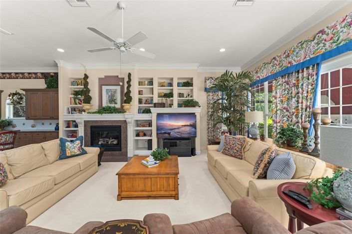 Image No.13-8 Bed Property for sale