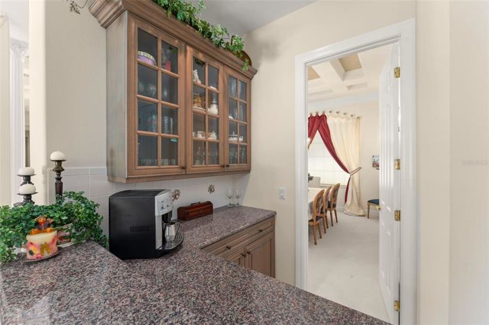 Image No.17-8 Bed Property for sale