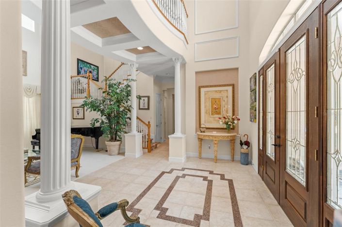 Image No.2-8 Bed Property for sale