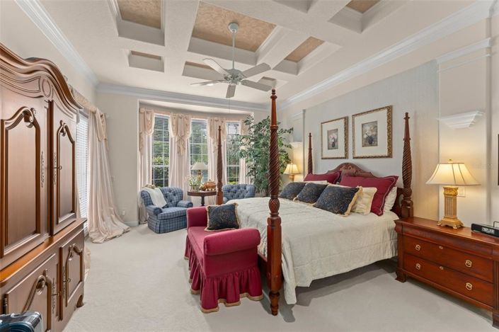 Image No.20-8 Bed Property for sale