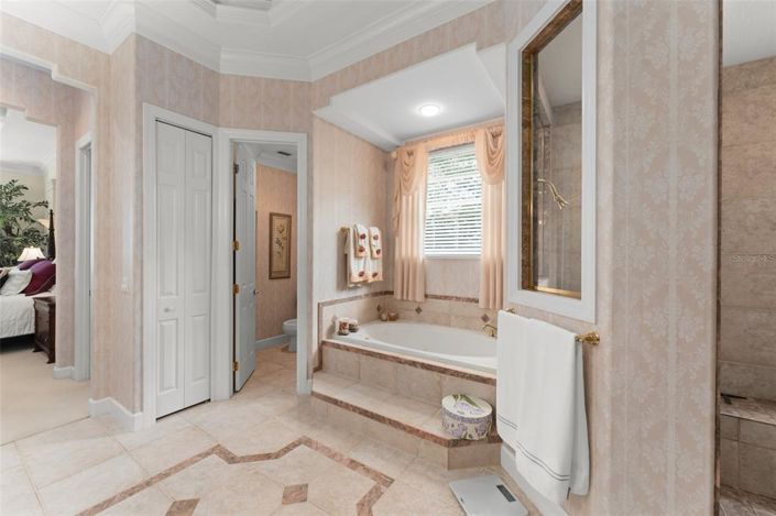 Image No.25-8 Bed Property for sale