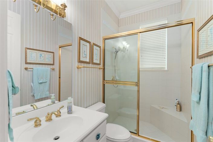 Image No.28-8 Bed Property for sale