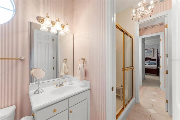 Image No.50-8 Bed Property for sale