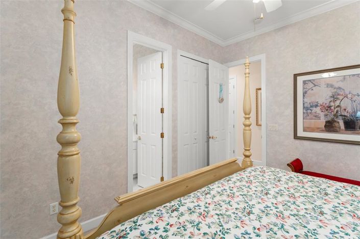 Image No.54-8 Bed Property for sale