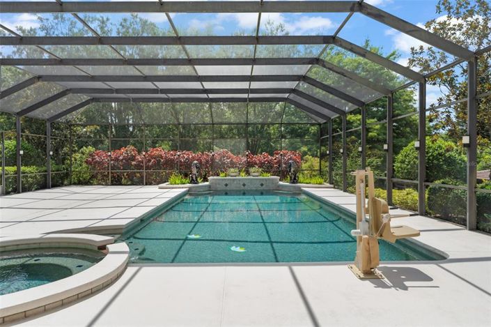 Image No.58-8 Bed Property for sale