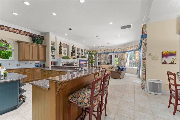 Image No.6-8 Bed Property for sale