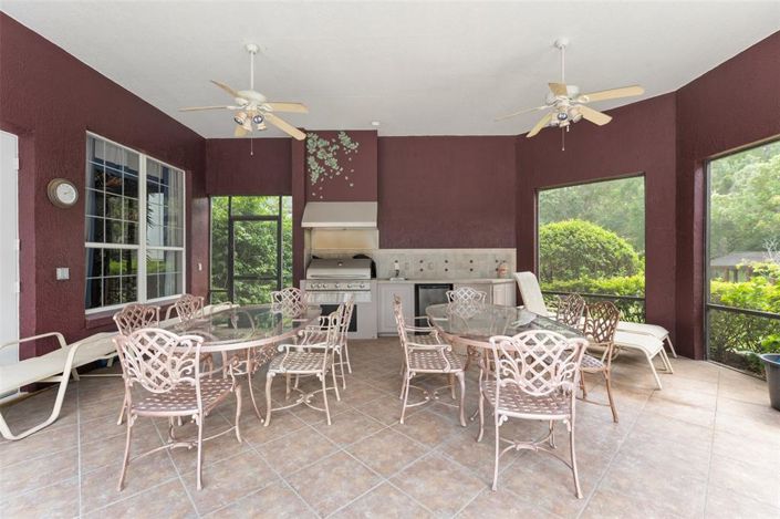 Image No.61-8 Bed Property for sale