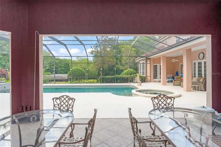 Image No.63-8 Bed Property for sale