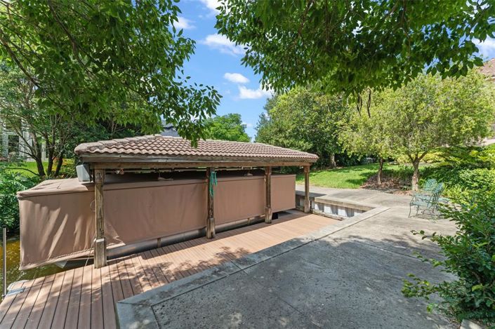 Image No.67-8 Bed Property for sale