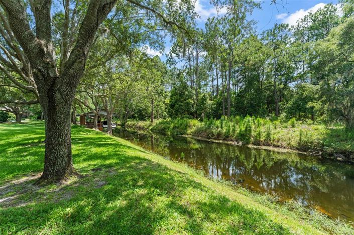 Image No.69-8 Bed Property for sale