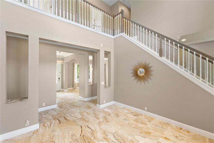 Image No.10-5 Bed Property for sale