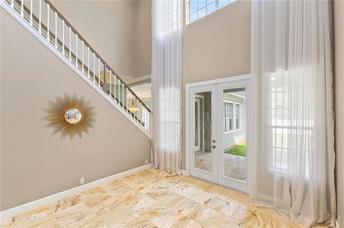 Image No.12-5 Bed Property for sale