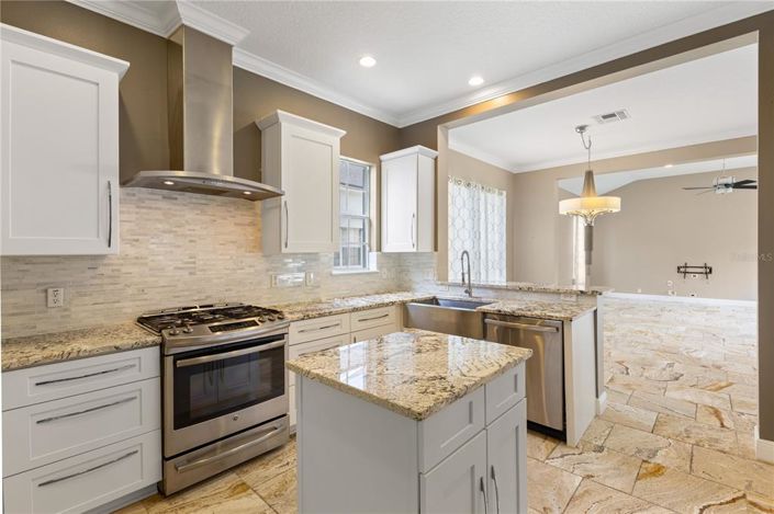 Image No.25-5 Bed Property for sale