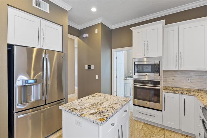 Image No.28-5 Bed Property for sale