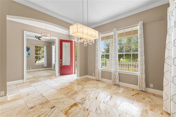 Image No.6-5 Bed Property for sale