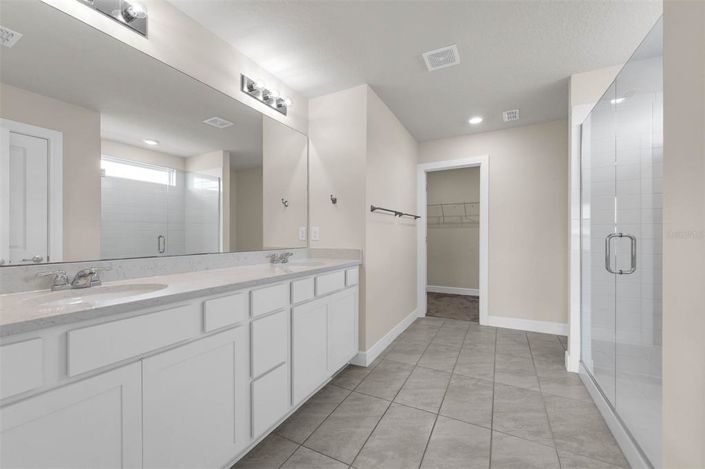 Image No.22-5 Bed Property for sale