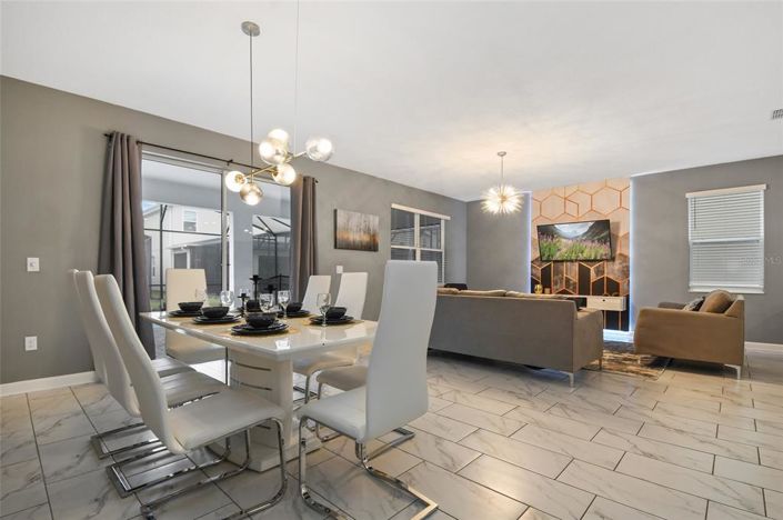 Image No.10-9 Bed Property for sale