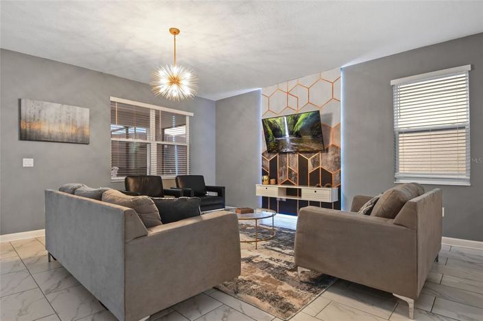 Image No.11-9 Bed Property for sale