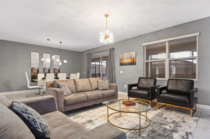 Image No.12-9 Bed Property for sale