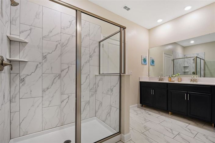 Image No.25-9 Bed Property for sale