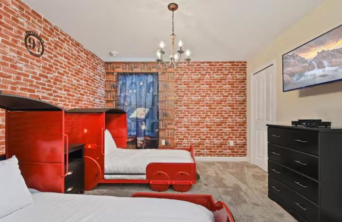 Image No.35-9 Bed Property for sale