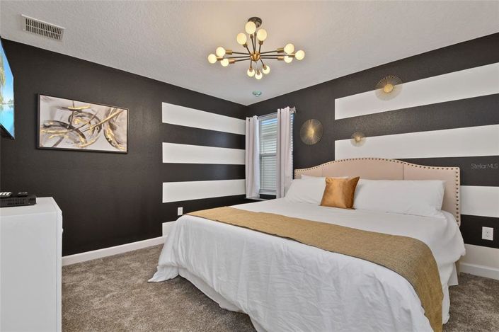 Image No.37-9 Bed Property for sale