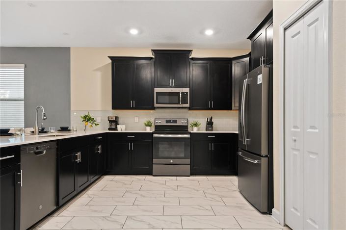 Image No.4-9 Bed Property for sale