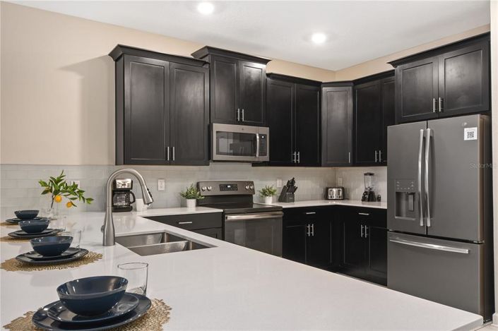 Image No.6-9 Bed Property for sale