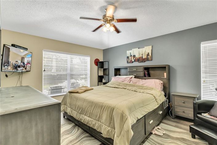 Image No.11-5 Bed Property for sale