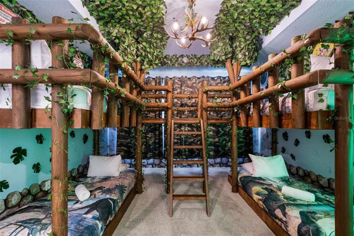 Image No.11-6 Bed Property for sale